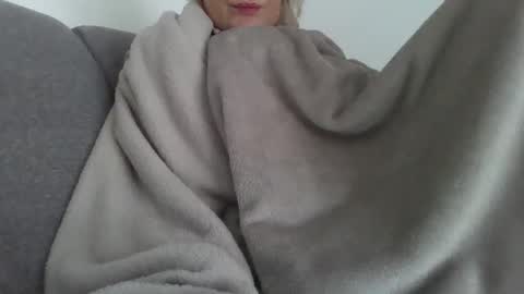 Lil online show from 11/21/25, 12:04