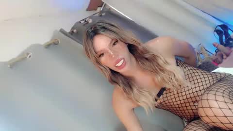 sweetnaughty_mia online show from 07/18/26, 03:54