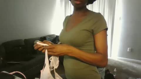 Snapshot of sweetness_cool chatting on 09/14/25, 06:29 sweetness_cool online show from 09/14/25, 06:29