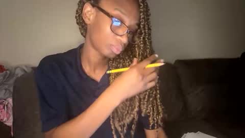 Snapshot of sweetness_cool chatting on 10/25/25, 01:46 sweetness_cool online show from 10/25/25, 01:46