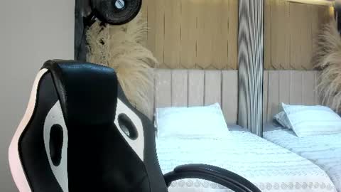 Snapshot of sweetnova_ chatting on 07/11/26, 01:19 Sweet Nova online show from 07/11/26, 01:19
