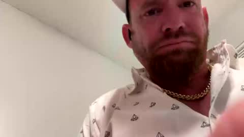 WeAim2PZzz online show from 10/14/25, 04:35