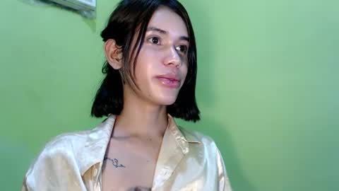 Snapshot of sweetnspisy69 chatting on 10/30/25, 06:52 Erica   online show from 10/30/25, 06:52