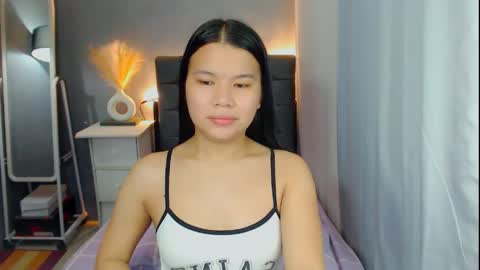 Snapshot of sweetnwildts chatting on 04/26/26, 03:04 Ghena online show from 04/26/26, 03:04
