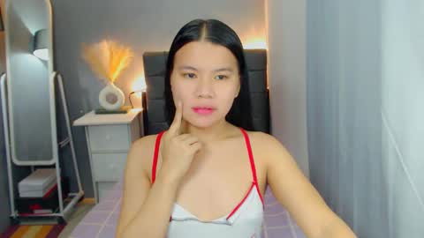 Snapshot of sweetnwildts chatting on 05/13/26, 02:20 Ghena online show from 05/13/26, 02:20