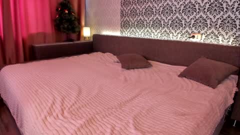 Snapshot of sweetp1ays chatting on 12/21/24, 06:41 Nastya and Johnny online show from 12/21/24, 06:41