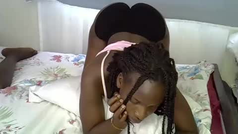 sweetpasion2 online show from 12/17/25, 01:17