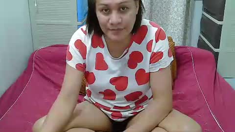 Snapshot of sweetpearlts4u chatting on 11/21/25, 01:15 sam online show from 11/21/25, 01:15