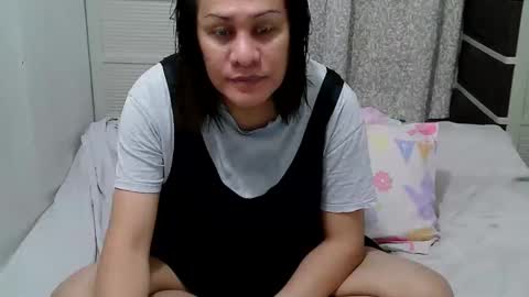 Snapshot of sweetpearlts4u chatting on 04/05/26, 11:07 sam online show from 04/05/26, 11:07