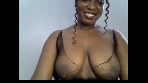 Snapshot of sweetpetitgirl chatting on 04/19/26, 08:24 LILY BRANDY online show from 04/19/26, 08:24