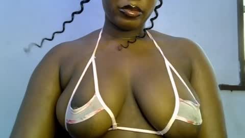 Snapshot of sweetpetitgirl chatting on 04/30/26, 08:09 LILY BRANDY online show from 04/30/26, 08:09