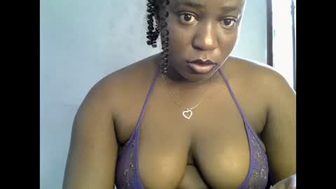 Snapshot of sweetpetitgirl chatting on 06/16/26, 08:17 LILY BRANDY online show from 06/16/26, 08:17