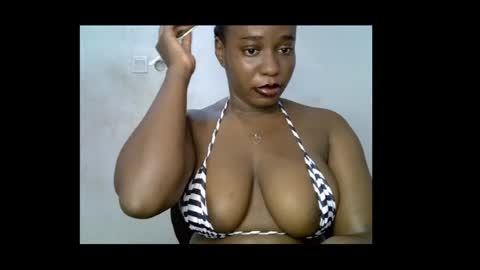 Snapshot of sweetpetitgirl chatting on 06/21/26, 05:15 LILY BRANDY online show from 06/21/26, 05:15