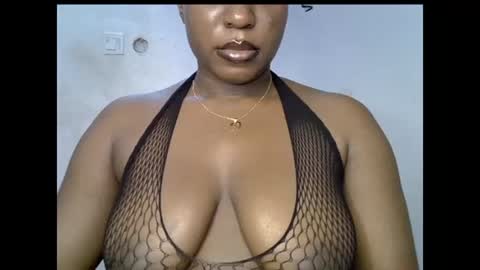 Snapshot of sweetpetitgirl chatting on 07/07/26, 08:24 LILY BRANDY online show from 07/07/26, 08:24