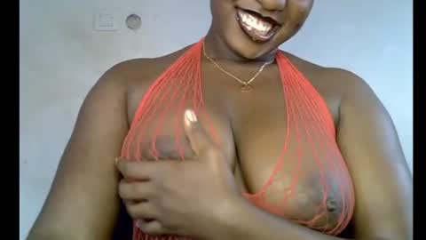 Snapshot of sweetpetitgirl chatting on 07/12/26, 08:16 LILY BRANDY online show from 07/12/26, 08:16