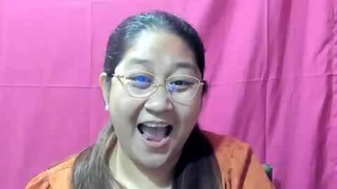 Snapshot of sweetpilipina88 chatting on 12/22/24, 11:41 MIA online show from 12/22/24, 11:41