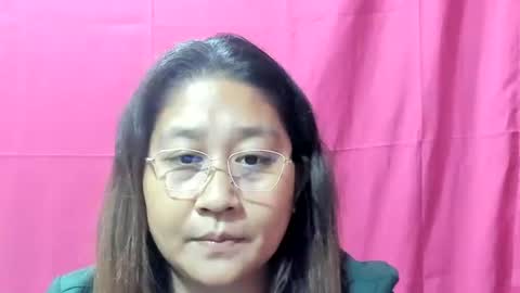 Snapshot of sweetpilipina88 chatting on 12/24/24, 12:44 MIA online show from 12/24/24, 12:44
