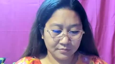 Snapshot of sweetpilipina88 chatting on 12/26/24, 12:46 MIA online show from 12/26/24, 12:46