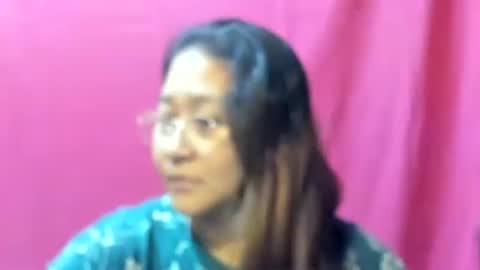 Snapshot of sweetpilipina88 chatting on 12/28/24, 12:03 MIA online show from 12/28/24, 12:03