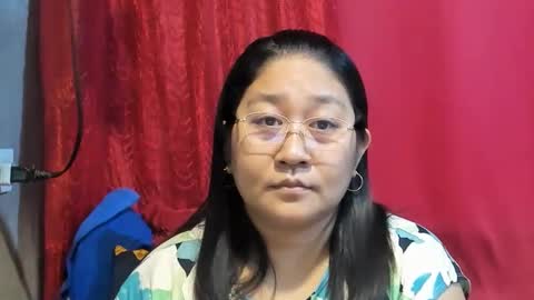 Snapshot of sweetpilipina88 chatting on 05/15/26, 11:01 MIA online show from 05/15/26, 11:01