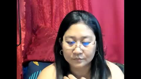 Snapshot of sweetpilipina88 chatting on 05/17/26, 10:22 MIA online show from 05/17/26, 10:22