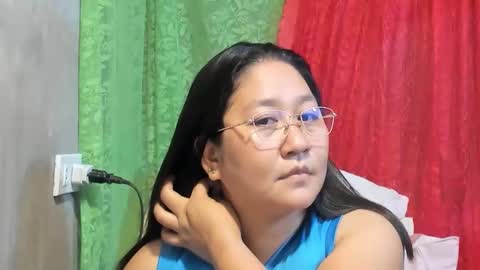 Snapshot of sweetpilipina88 chatting on 06/06/26, 10:09 MIA online show from 06/06/26, 10:09