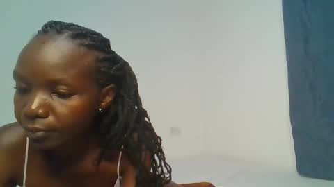 Snapshot of sweetpink_1 chatting on 01/13/26, 06:46 sweetpink_1 online show from 01/13/26, 06:46