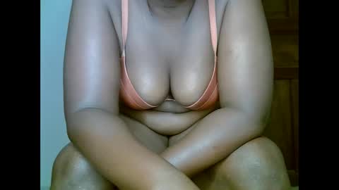 sweetrenne online show from 02/19/25, 02:12