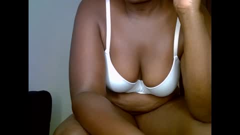 sweetrenne online show from 09/12/25, 06:35