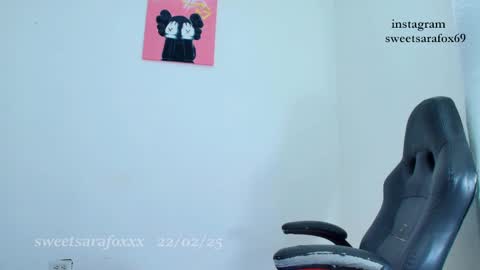 Snapshot of sweetsarafoxxx chatting on 02/22/25, 05:34 Sara Sofia Libra online show from 02/22/25, 05:34