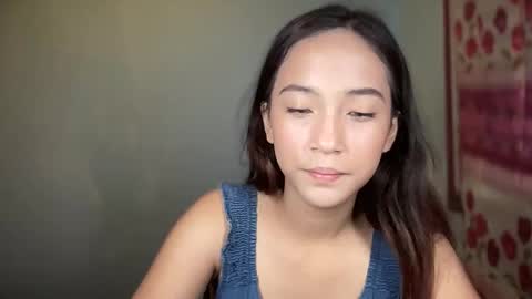 Mia online show from 11/17/25, 01:17