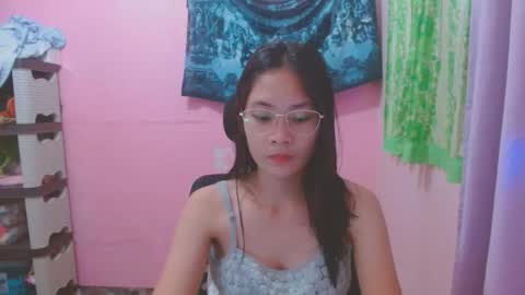 Snapshot of sweetsexygirl20 chatting on 05/02/26, 12:21 Mia online show from 05/02/26, 12:21