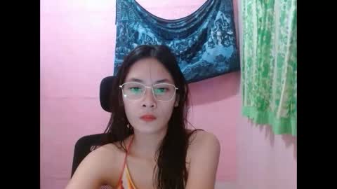 Snapshot of sweetsexygirl20 chatting on 05/05/26, 12:24 Mia online show from 05/05/26, 12:24