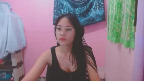Snapshot of sweetsexygirl20 chatting on 05/14/26, 12:12 Mia online show from 05/14/26, 12:12