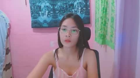 Snapshot of sweetsexygirl20 chatting on 05/29/26, 04:32 Mia online show from 05/29/26, 04:32