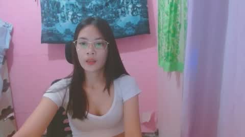 Snapshot of sweetsexygirl20 chatting on 06/13/26, 06:00 Mia online show from 06/13/26, 06:00