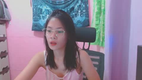 Mia online show from 07/17/26, 04:30