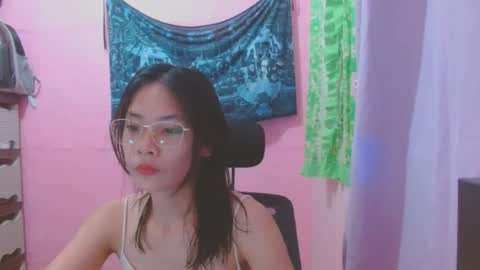 Mia online show from 07/19/26, 04:49