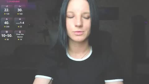 Snapshot of sweetshy99 chatting on 05/17/26, 06:37 Sweet Shy online show from 05/17/26, 06:37