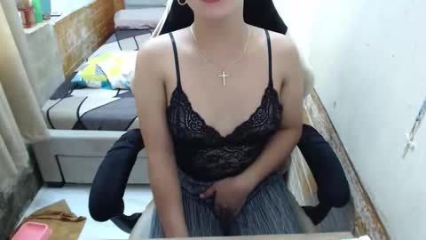 Snapshot of sweetsofia24 chatting on 12/16/25, 04:17 Sofia online show from 12/16/25, 04:17
