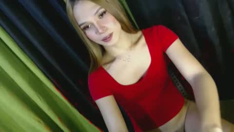Snapshot of sweetstacy_18 chatting on 02/19/25, 05:27 Chella online show from 02/19/25, 05:27