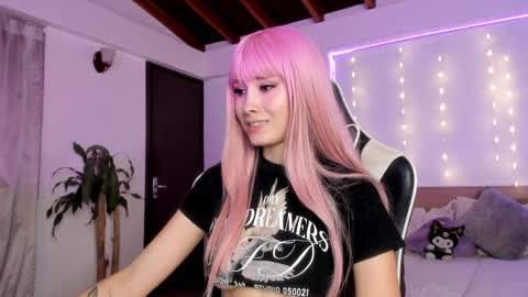 Snapshot of sweett_catt1 chatting on 12/27/24, 05:52 Cat independent model online show from 12/27/24, 05:52