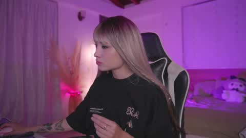 Snapshot of sweett_catt1 chatting on 03/02/25, 07:32 Cat independent model online show from 03/02/25, 07:32