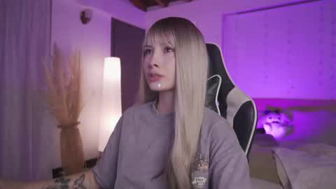 Snapshot of sweett_catt1 chatting on 03/07/25, 06:46 Cat independent model online show from 03/07/25, 06:46