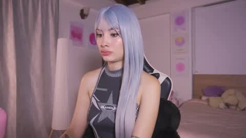 Snapshot of sweett_catt1 chatting on 10/19/25, 01:17 Cat independent model online show from 10/19/25, 01:17