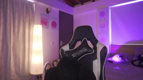 Snapshot of sweett_catt1 chatting on 06/28/26, 06:25 Cat independent model online show from 06/28/26, 06:25