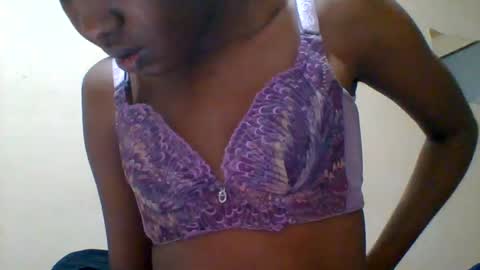 Snapshot of sweett_kimmie chatting on 07/12/26, 07:05 sweett_kimmie online show from 07/12/26, 07:05