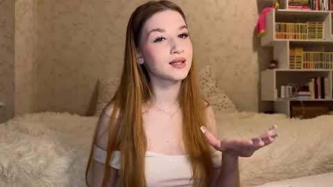 Snapshot of sweettbabyye chatting on 09/09/25, 05:34 Lisa online show from 09/09/25, 05:34