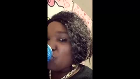 Snapshot of sweettea0381 chatting on 12/16/25, 02:38 sweettea0381 online show from 12/16/25, 02:38