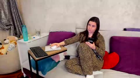 Snapshot of sweetteets24 chatting on 02/21/25, 07:10 fansly SweetSofia24 online show from 02/21/25, 07:10